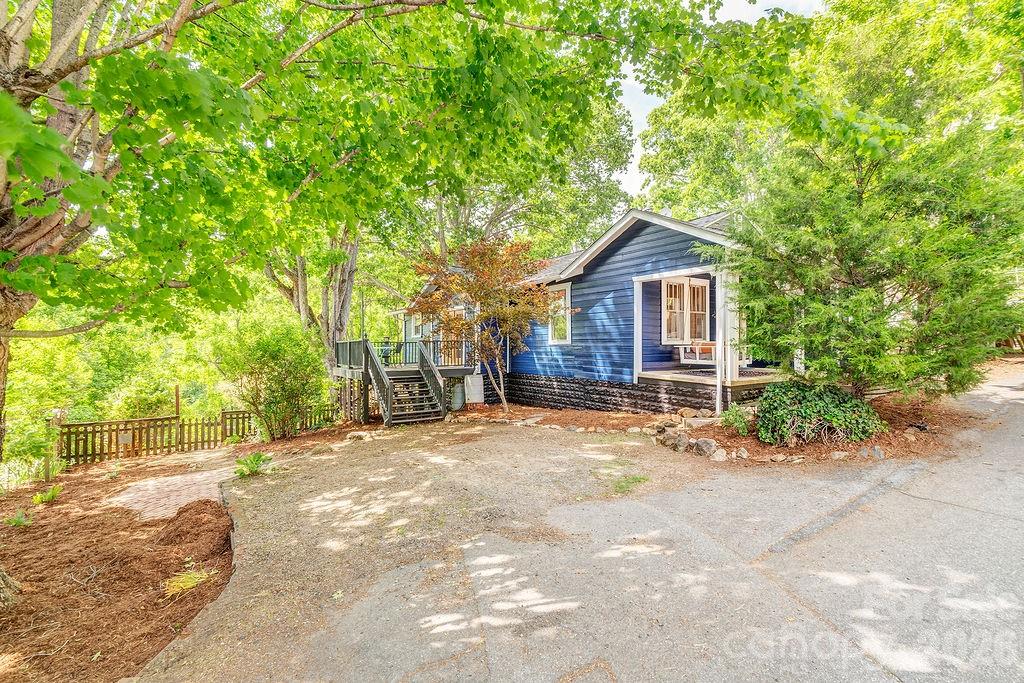 33 Green Oak Road Asheville NC 28804