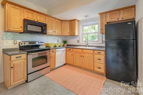 33 Green Oak Road Asheville NC 28804