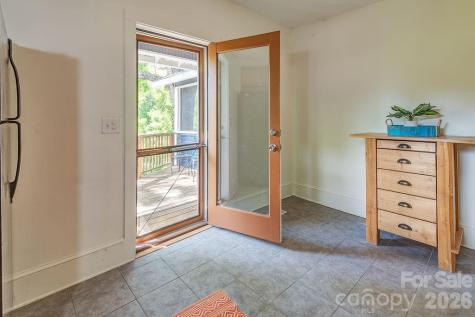 33 Green Oak Road Asheville NC 28804