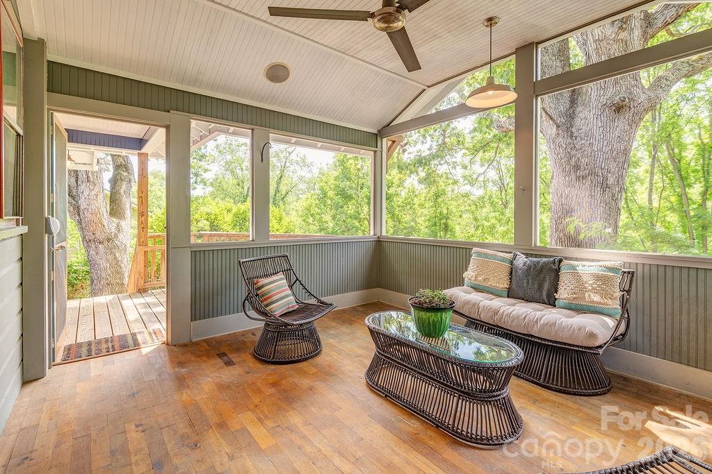 33 Green Oak Road Asheville NC 28804