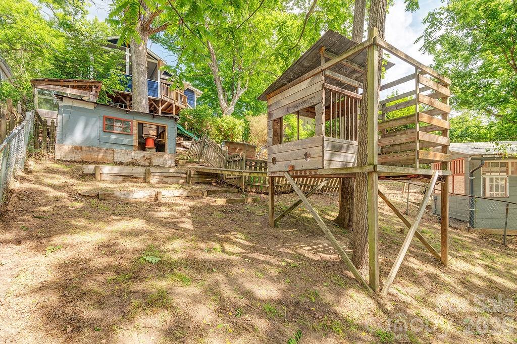 33 Green Oak Road Asheville NC 28804
