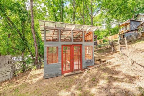 33 Green Oak Road Asheville NC 28804