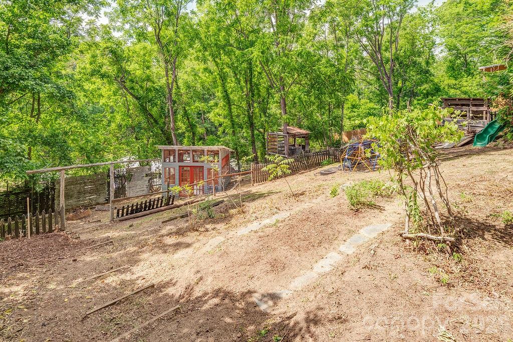 33 Green Oak Road Asheville NC 28804