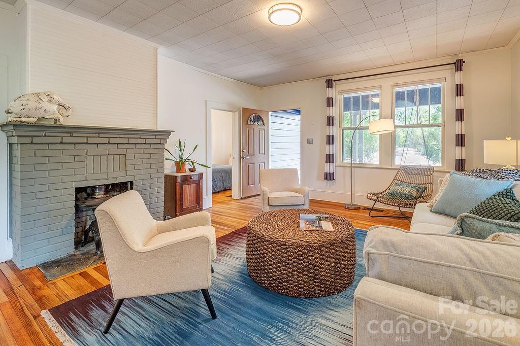 33 Green Oak Road Asheville NC 28804