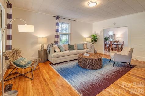 33 Green Oak Road Asheville NC 28804