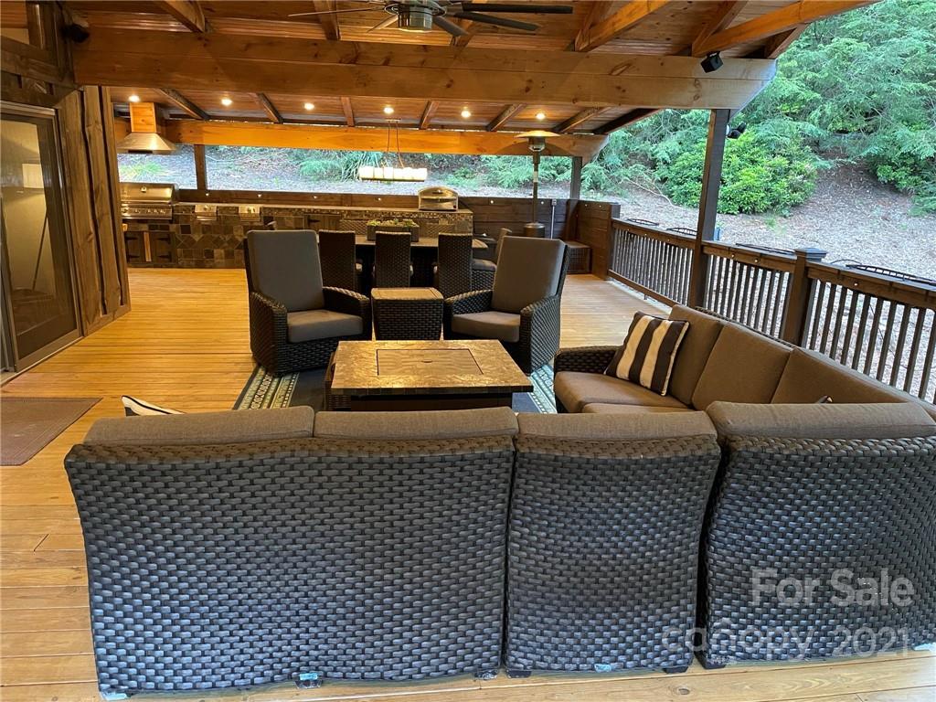 450 Winter Star Loop Burnsville NC 28714