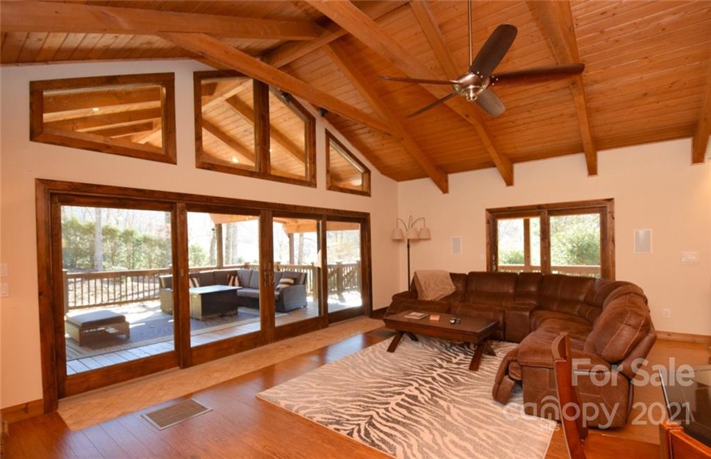 450 Winter Star Loop Burnsville NC 28714
