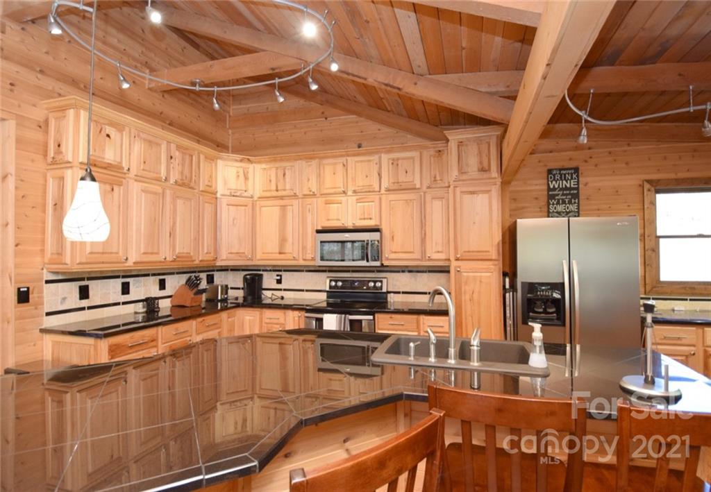 450 Winter Star Loop Burnsville NC 28714