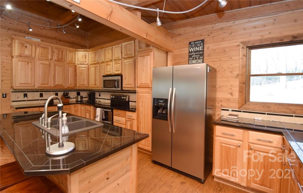 450 Winter Star Loop Burnsville NC 28714