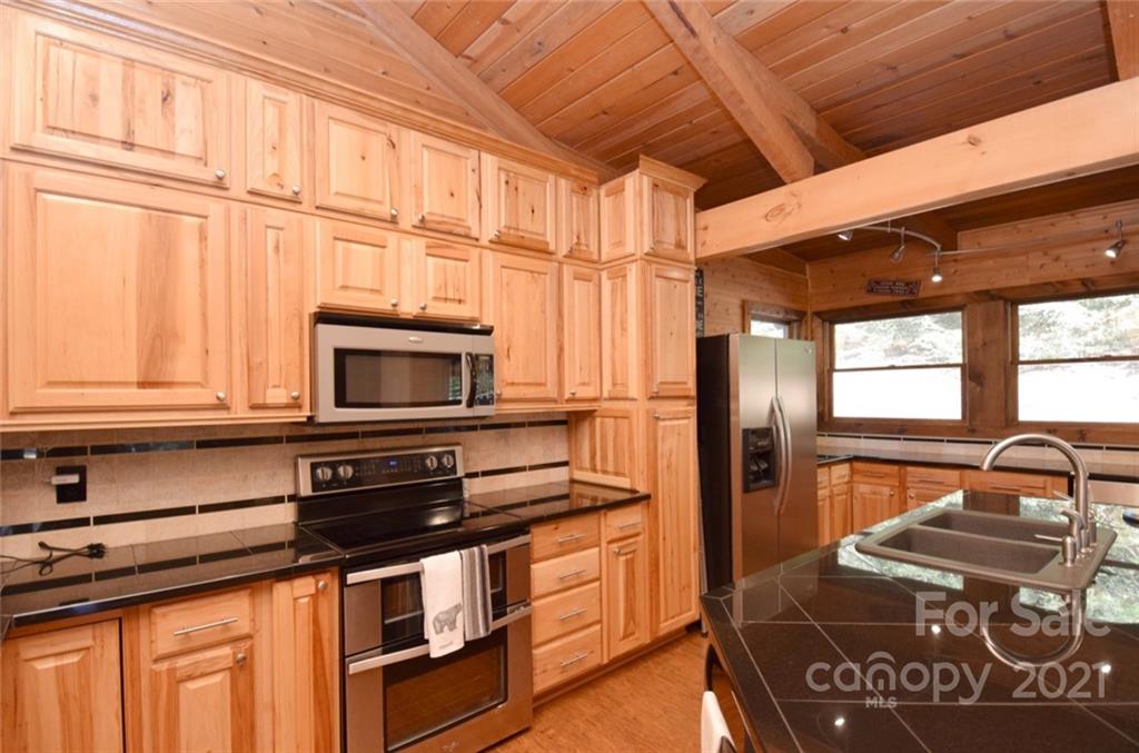 450 Winter Star Loop Burnsville NC 28714