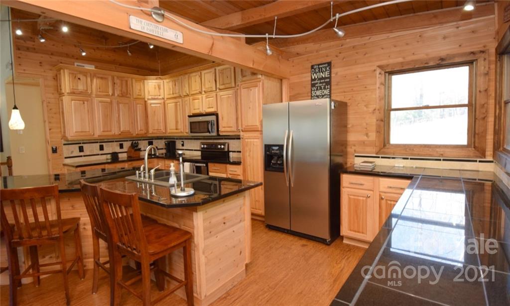 450 Winter Star Loop Burnsville NC 28714
