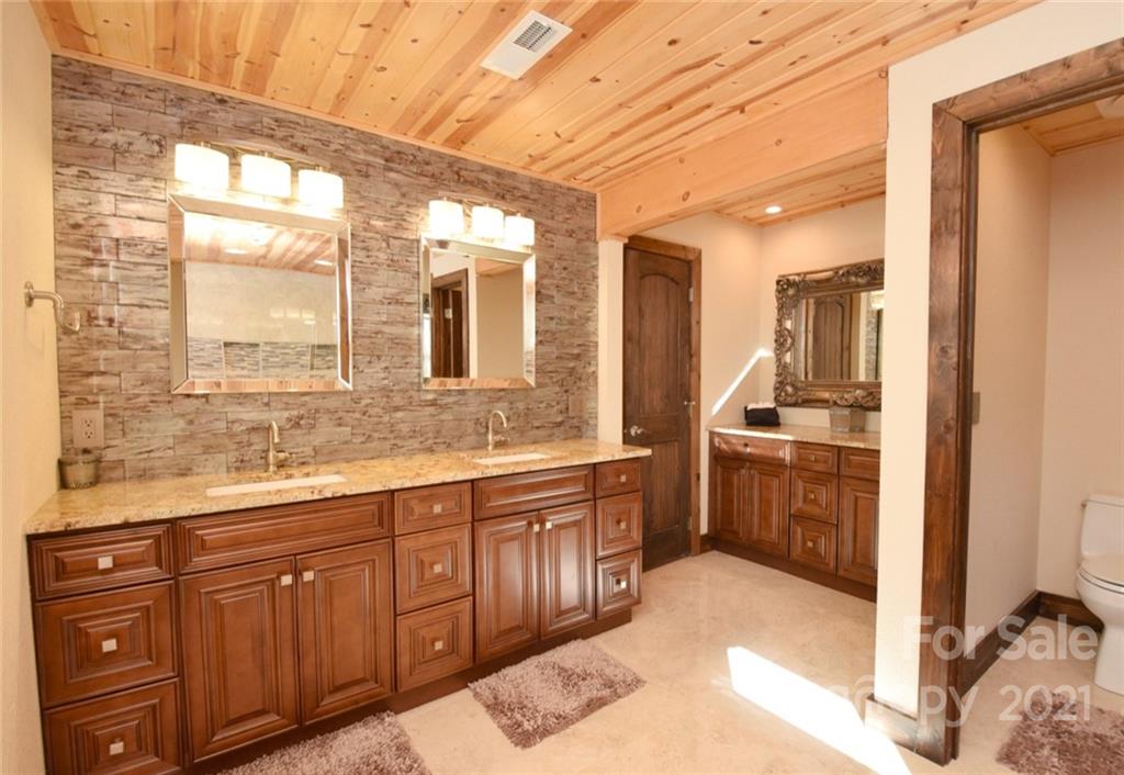 450 Winter Star Loop Burnsville NC 28714