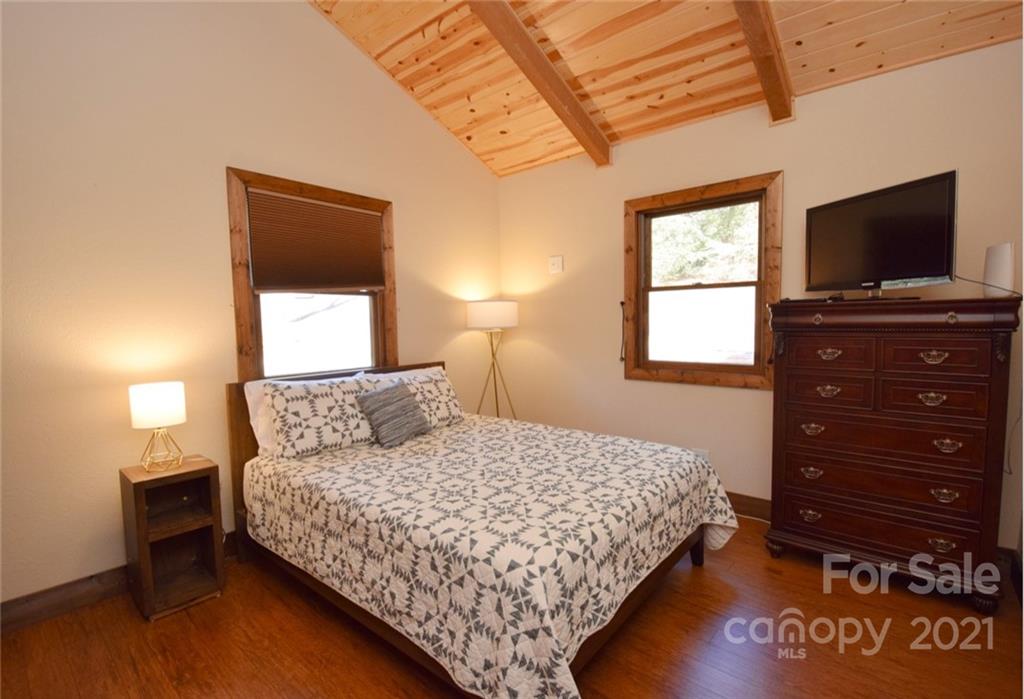 450 Winter Star Loop Burnsville NC 28714