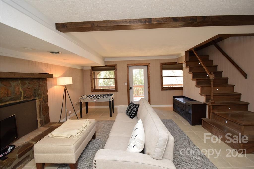 450 Winter Star Loop Burnsville NC 28714