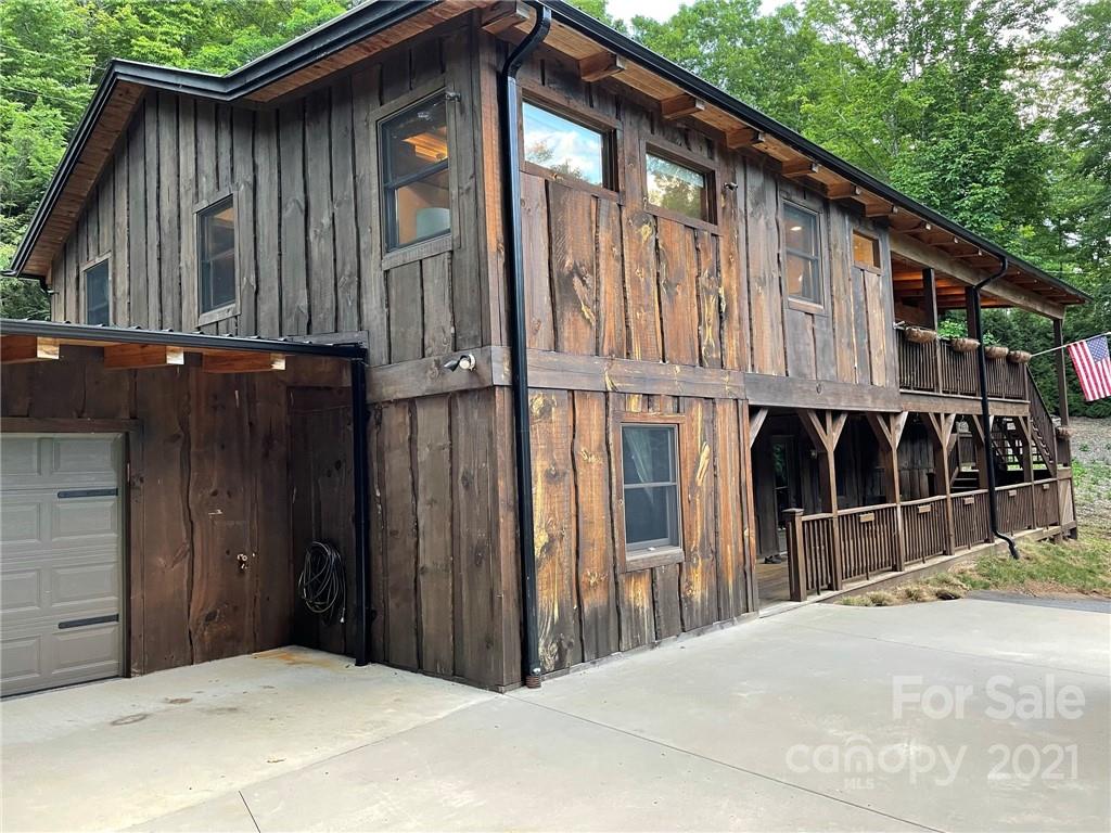 450 Winter Star Loop Burnsville NC 28714