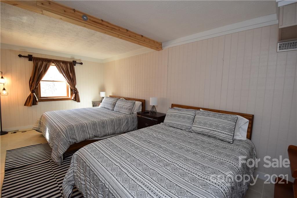 450 Winter Star Loop Burnsville NC 28714