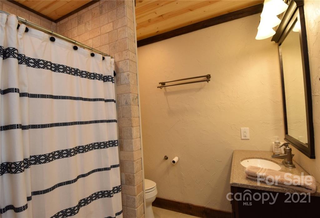 450 Winter Star Loop Burnsville NC 28714