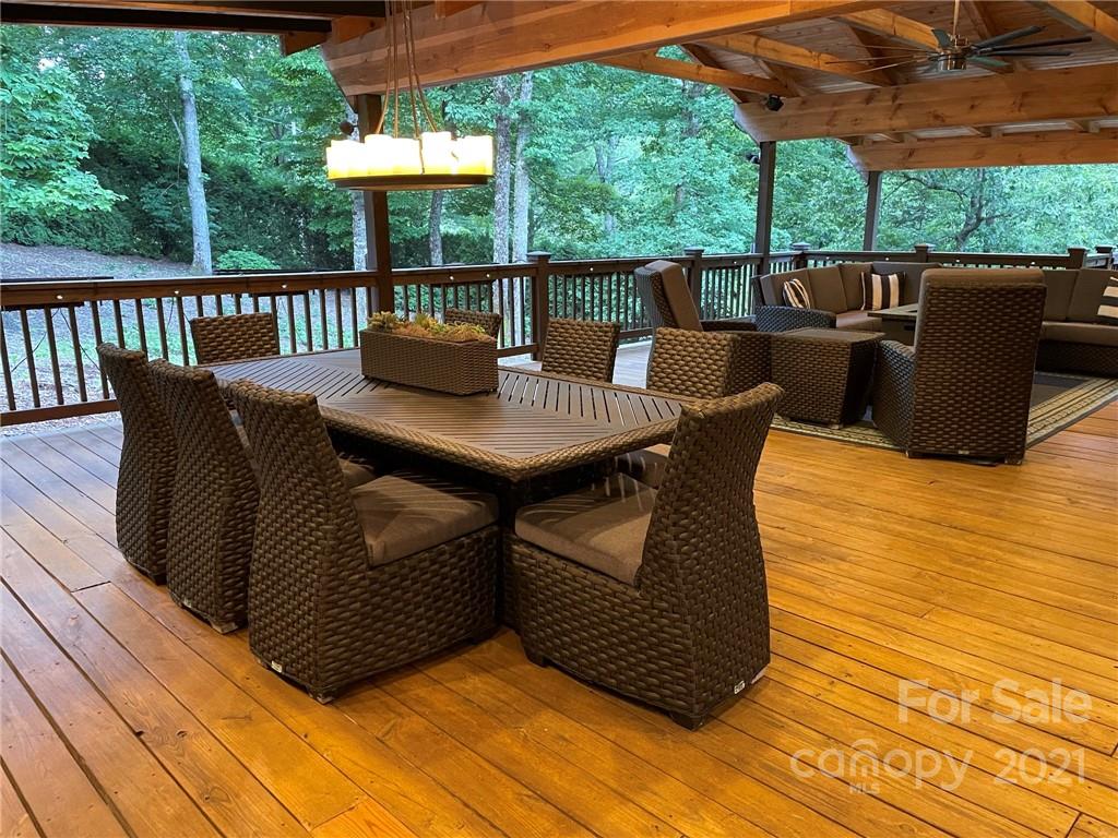 450 Winter Star Loop Burnsville NC 28714