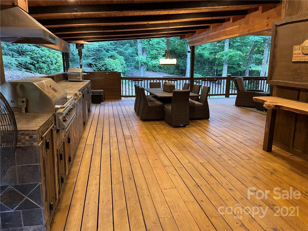 450 Winter Star Loop Burnsville NC 28714