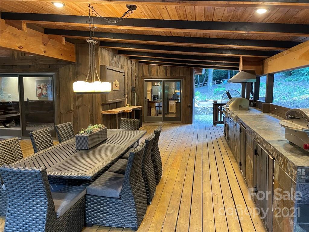 450 Winter Star Loop Burnsville NC 28714