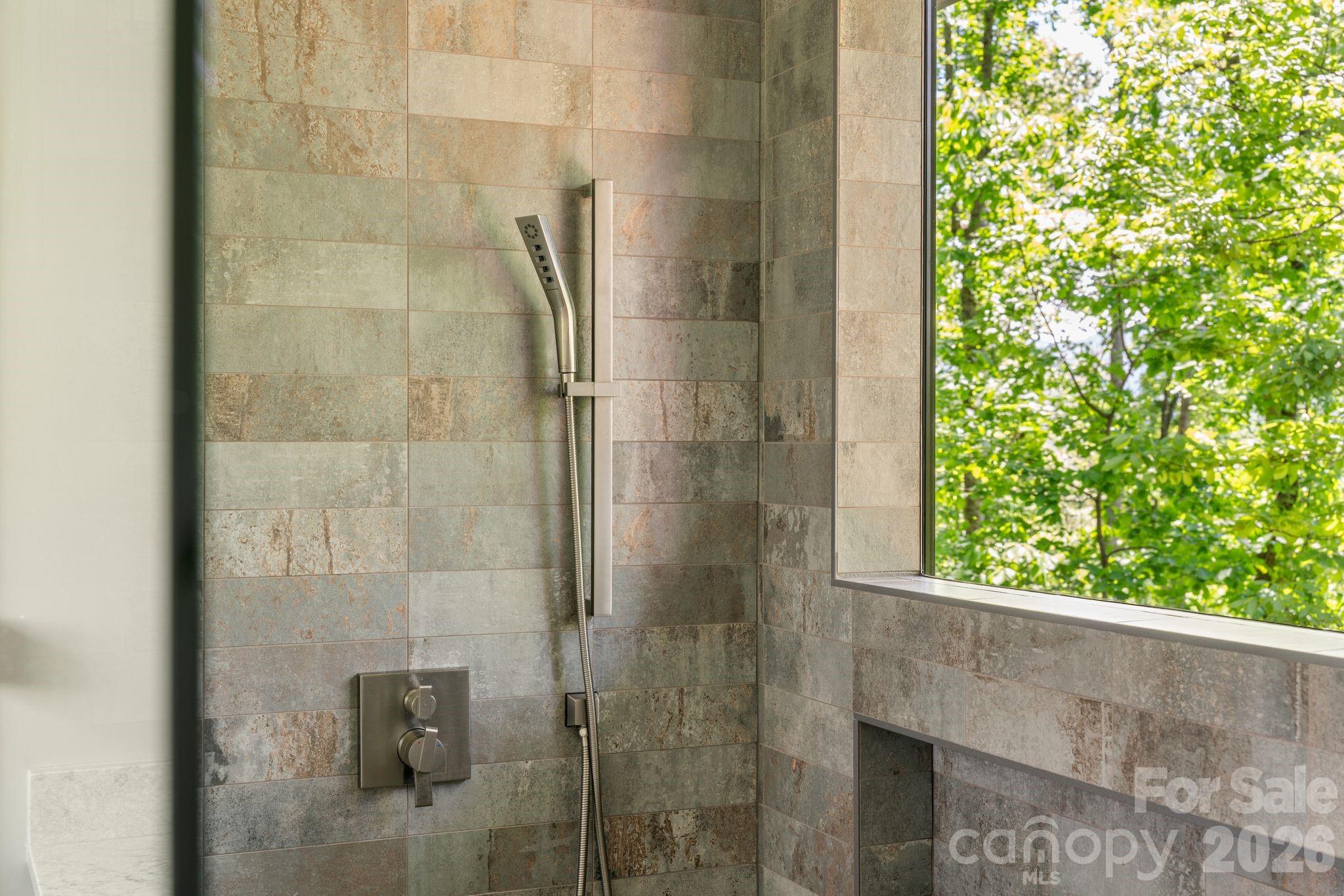 154 Wandering Oaks Way Asheville NC 28805