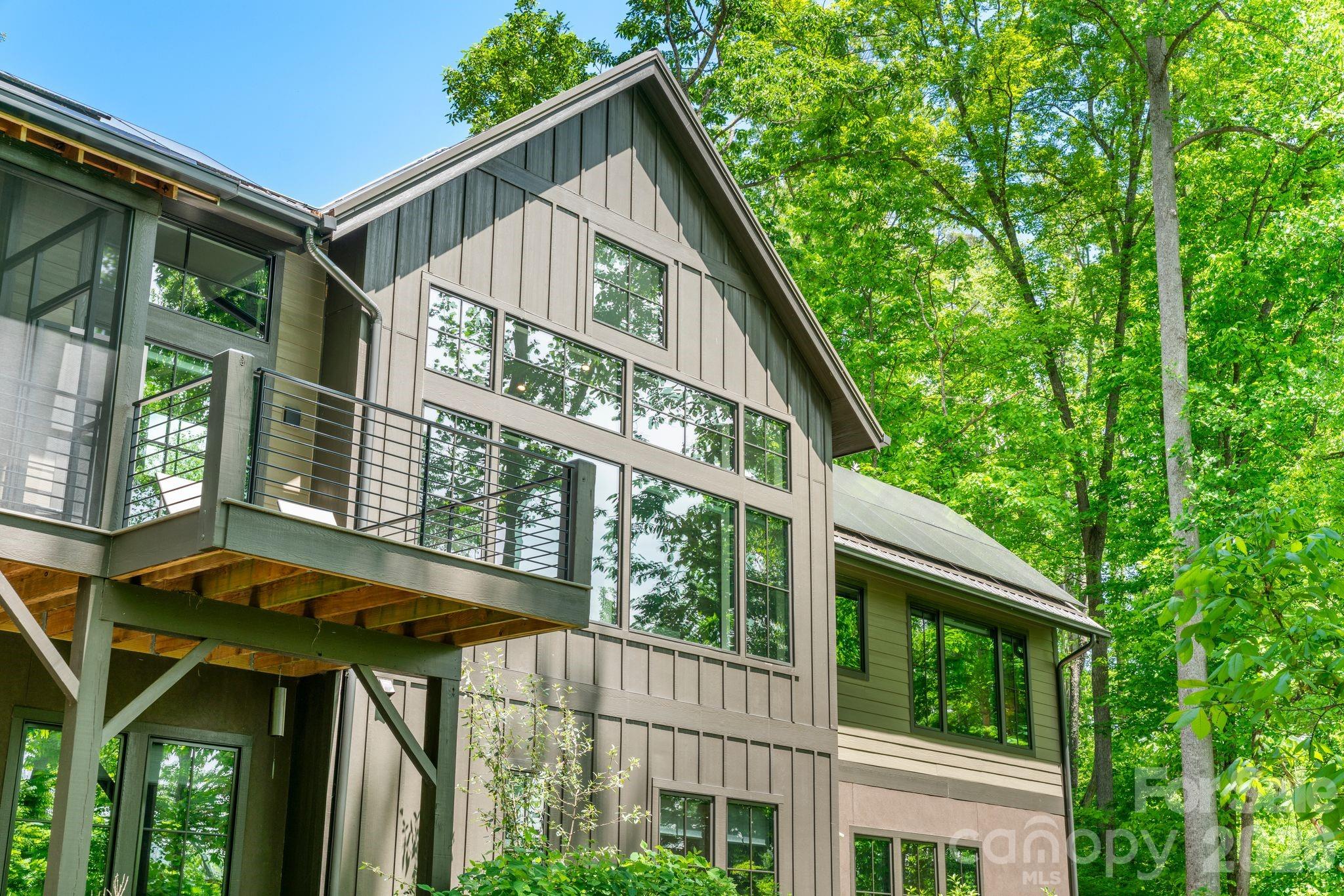 154 Wandering Oaks Way Asheville NC 28805