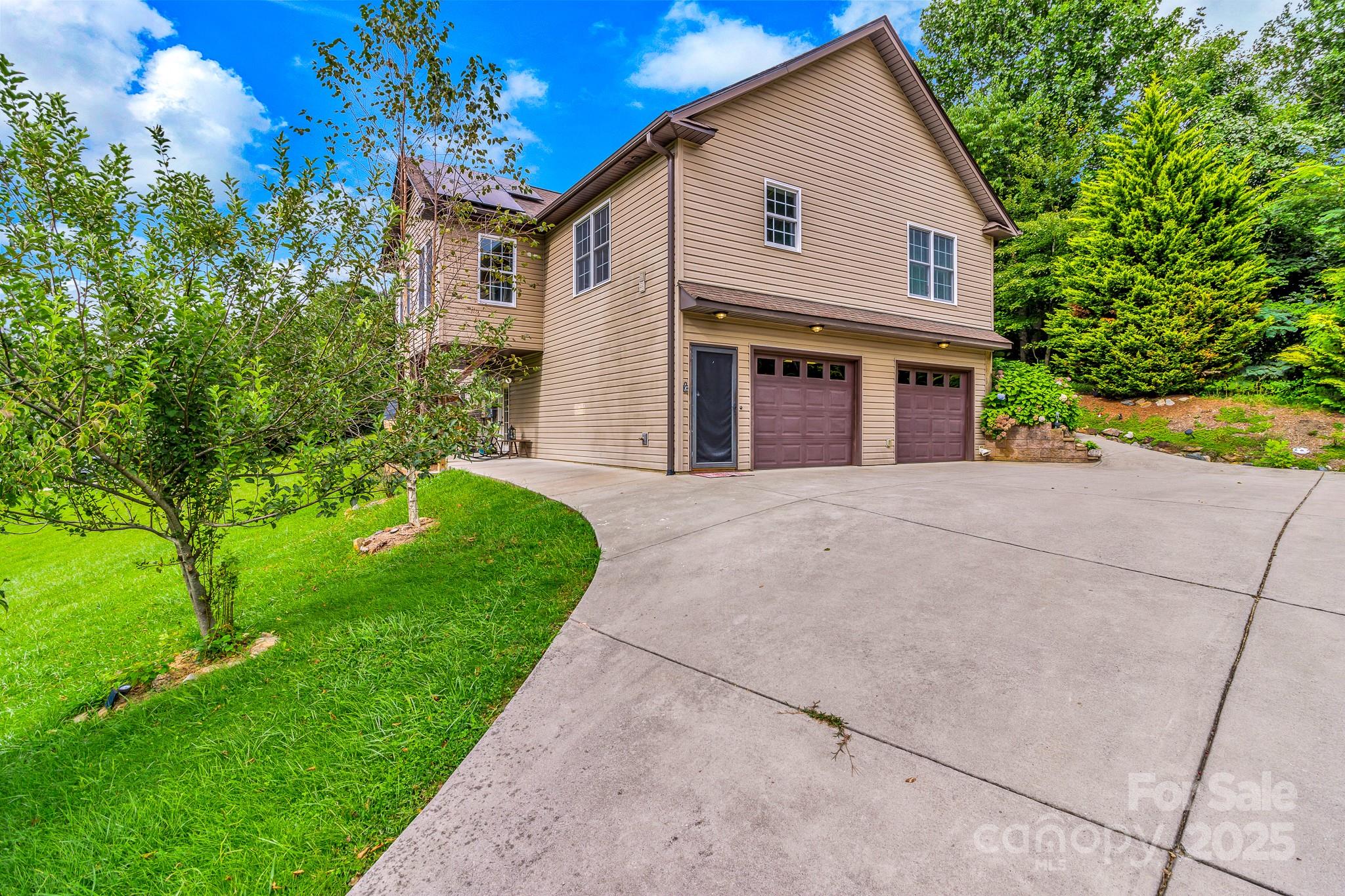 159 S Willow Brook Drive Asheville NC 28806