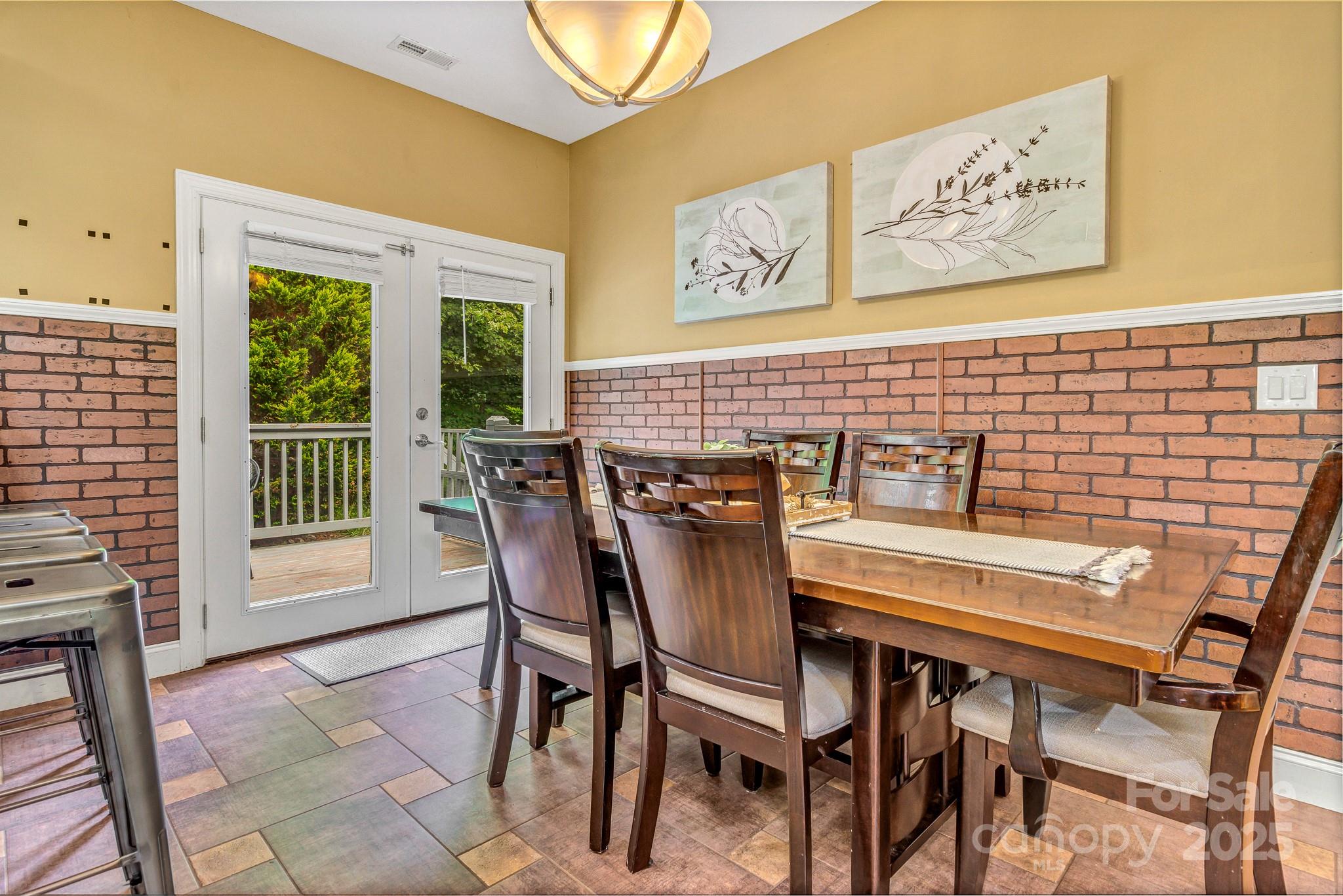 159 S Willow Brook Drive Asheville NC 28806