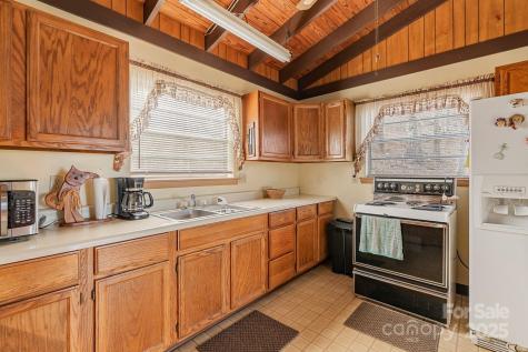 2650 Secluded Valley Road Marshall NC 28753