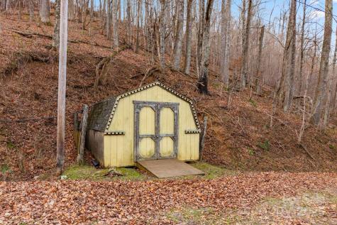 2650 Secluded Valley Road Marshall NC 28753