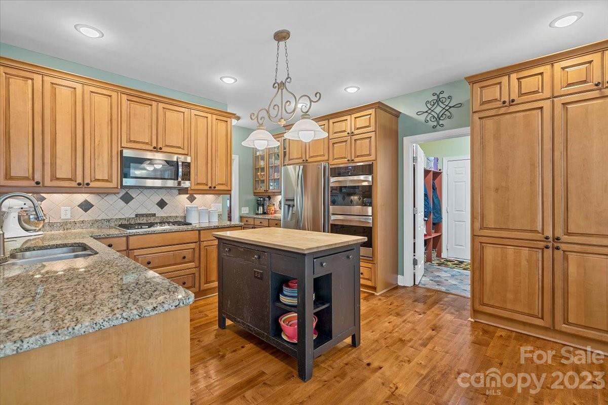 932 Timber Knoll Drive Matthews NC 28105