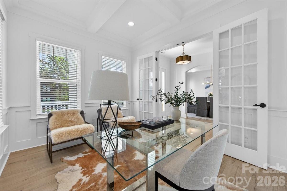 1607 Chippendale Road Charlotte NC 28205