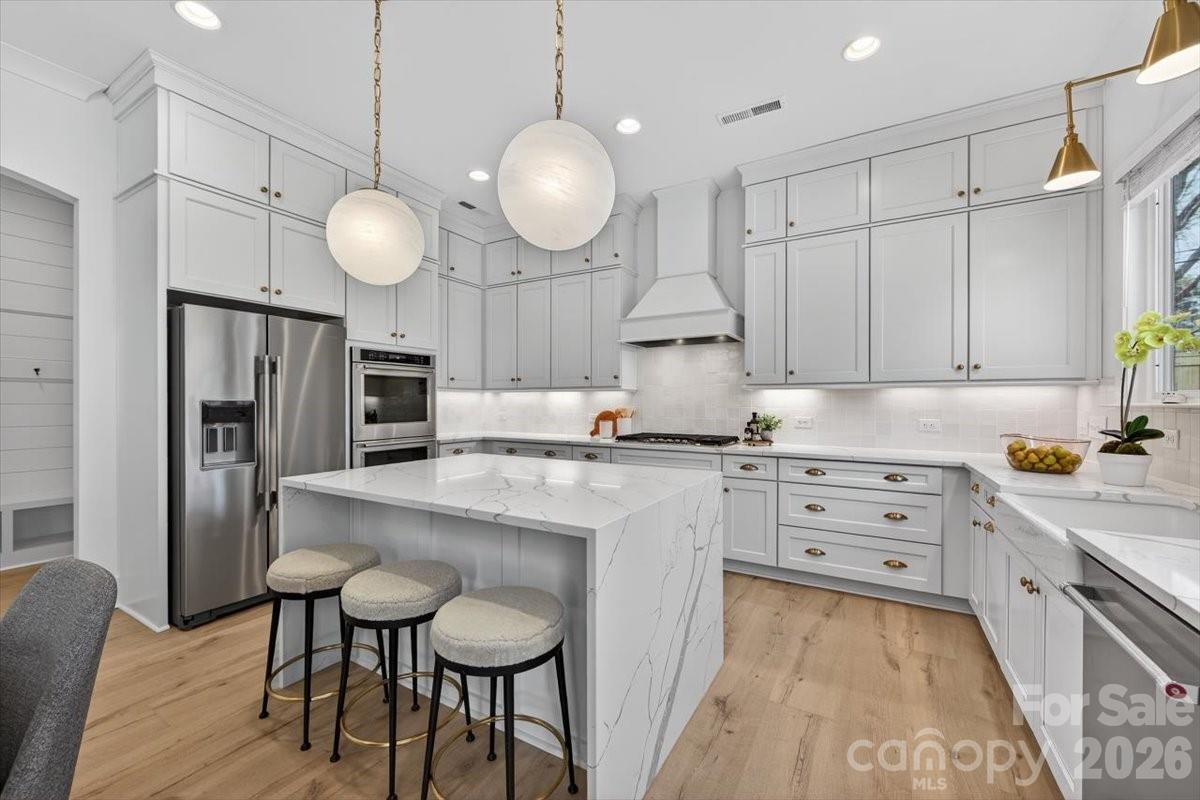 1607 Chippendale Road Charlotte NC 28205