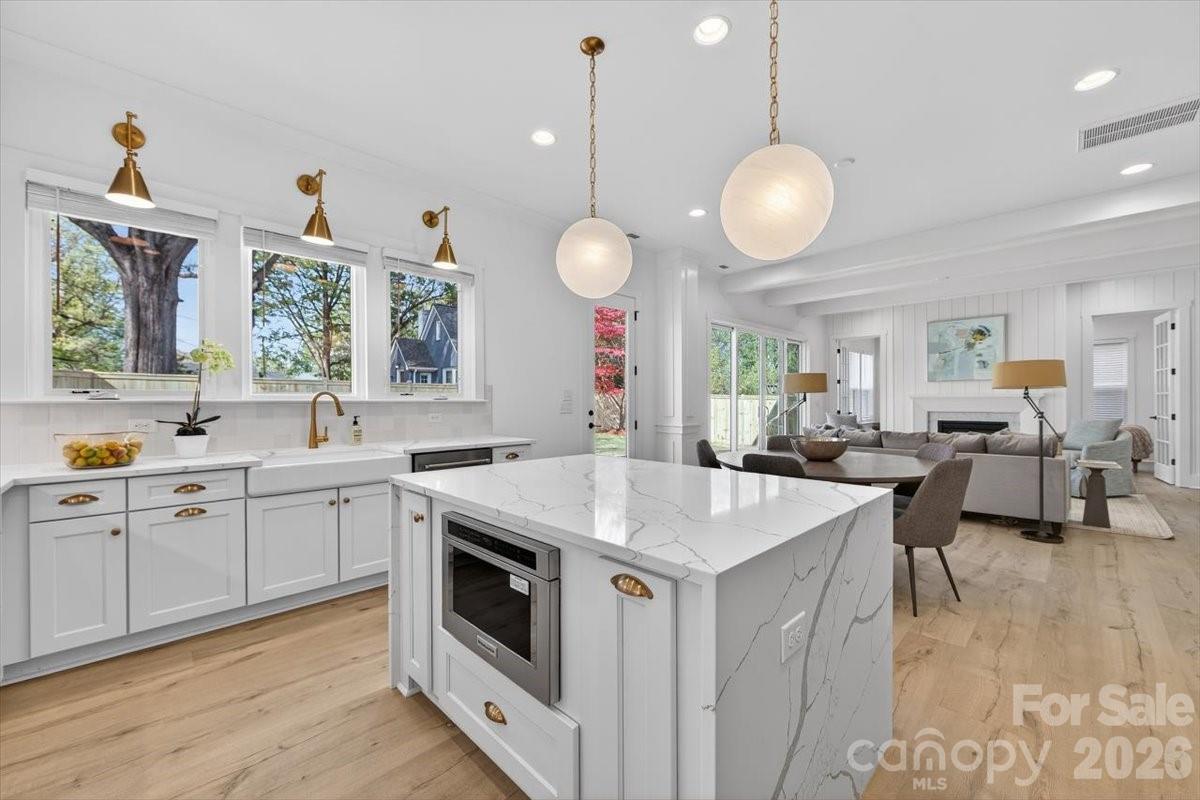 1607 Chippendale Road Charlotte NC 28205