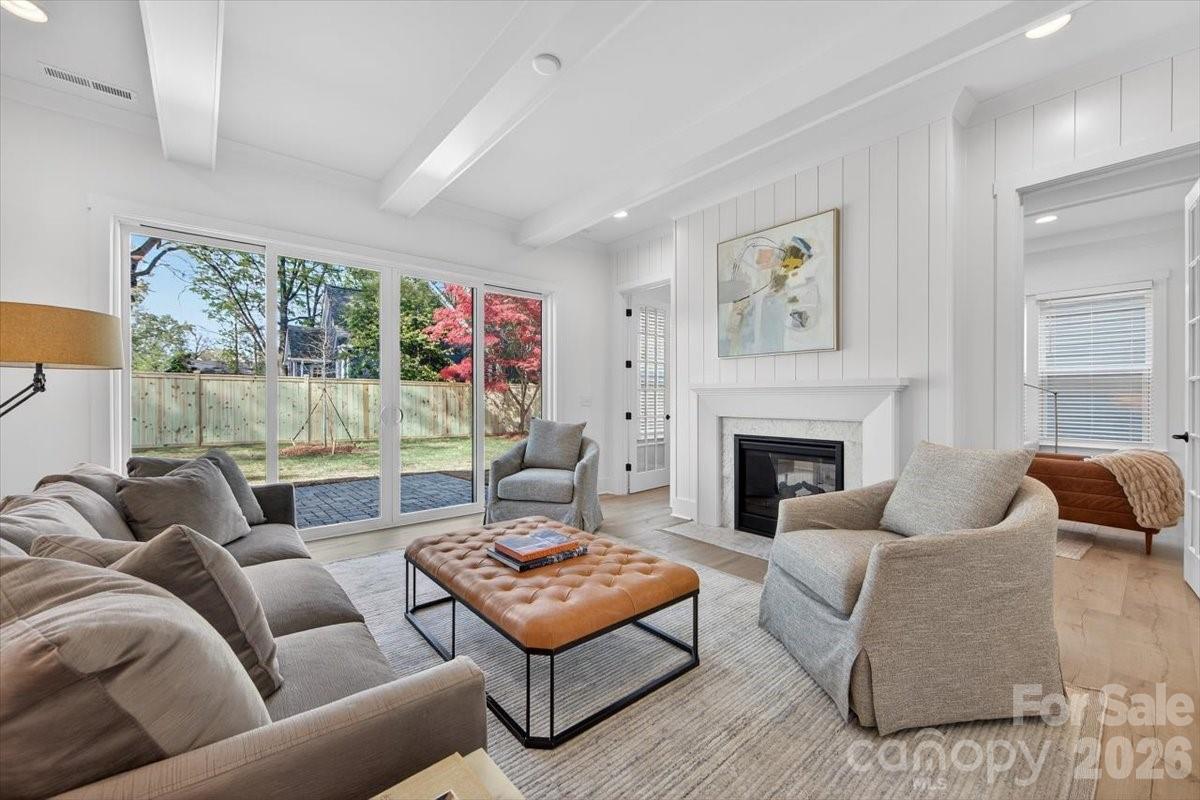 1607 Chippendale Road Charlotte NC 28205