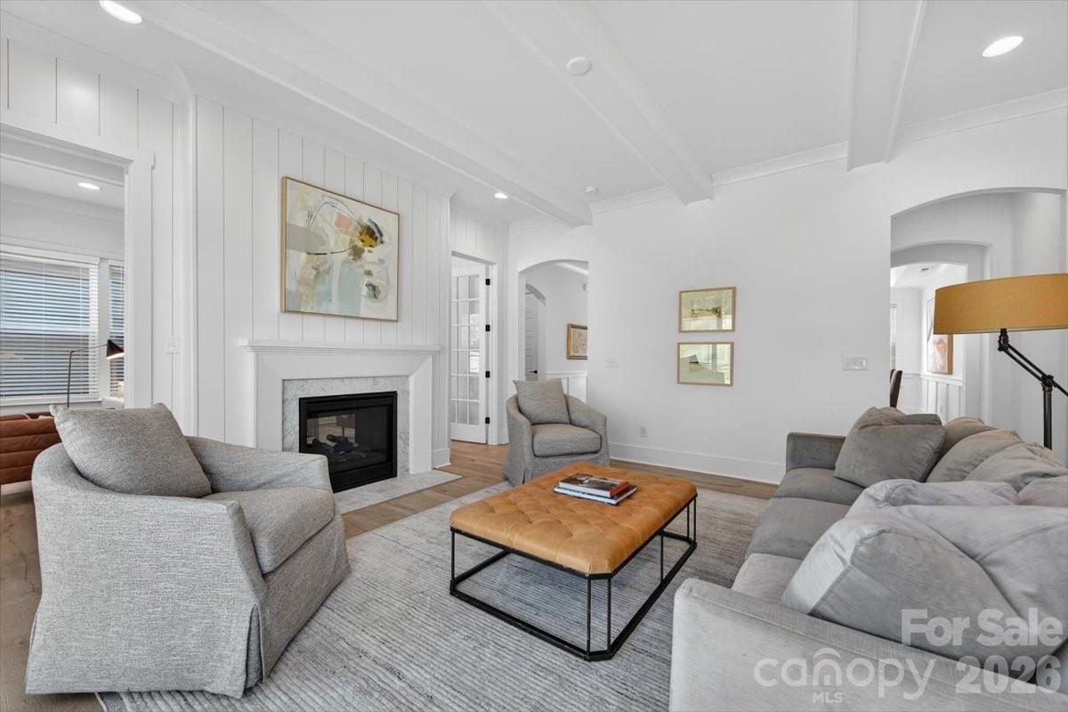 1607 Chippendale Road Charlotte NC 28205