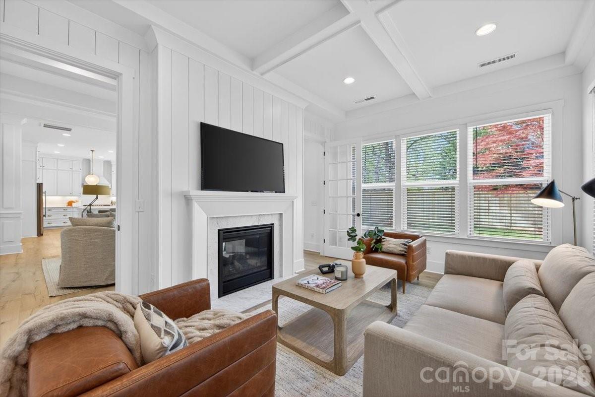 1607 Chippendale Road Charlotte NC 28205
