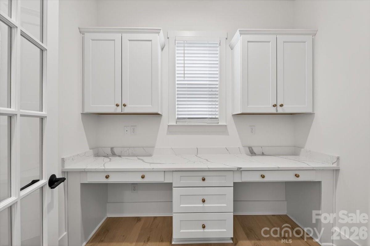 1607 Chippendale Road Charlotte NC 28205