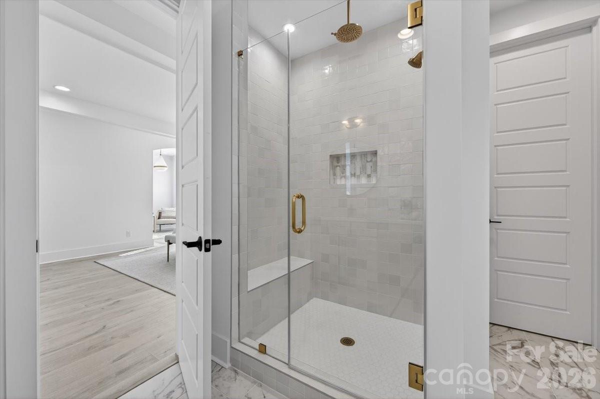 1607 Chippendale Road Charlotte NC 28205