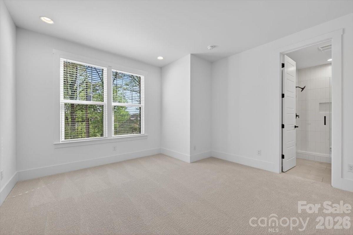 1607 Chippendale Road Charlotte NC 28205