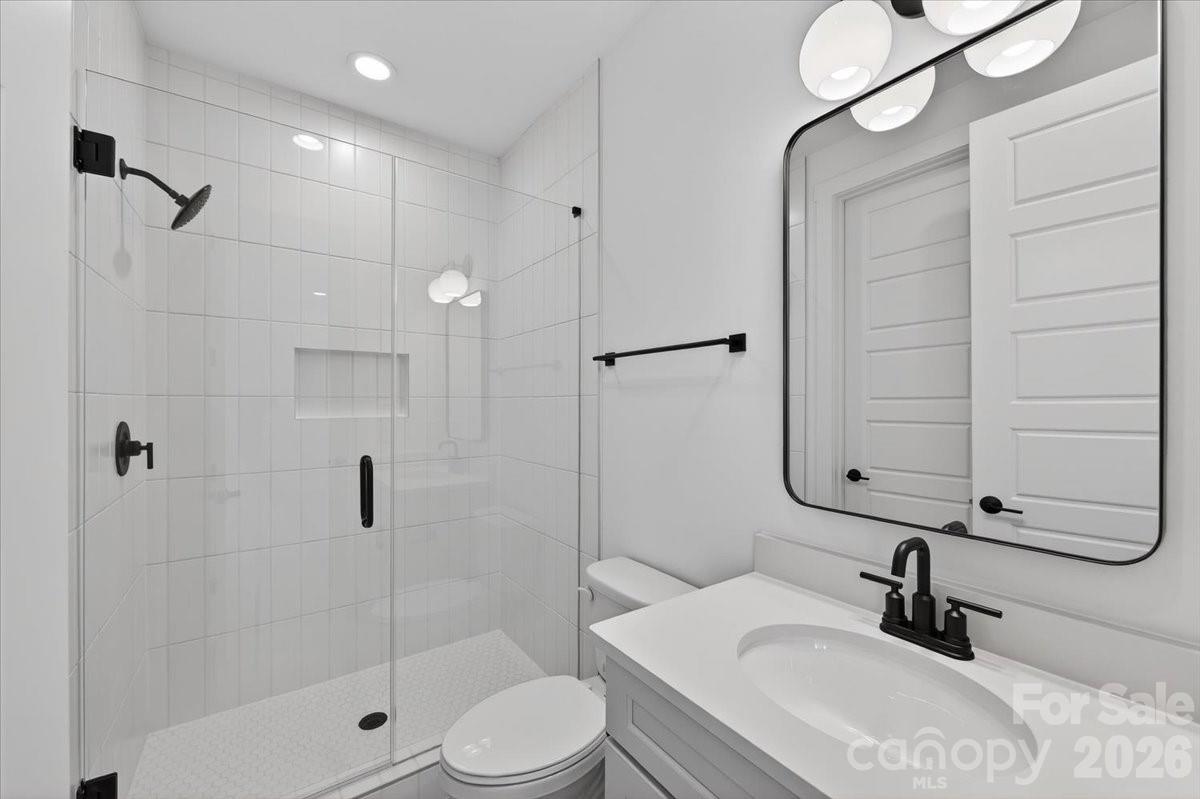 1607 Chippendale Road Charlotte NC 28205