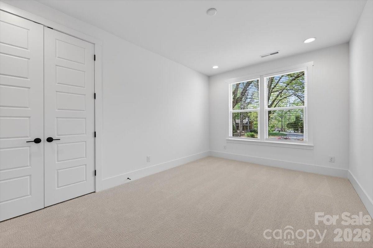 1607 Chippendale Road Charlotte NC 28205