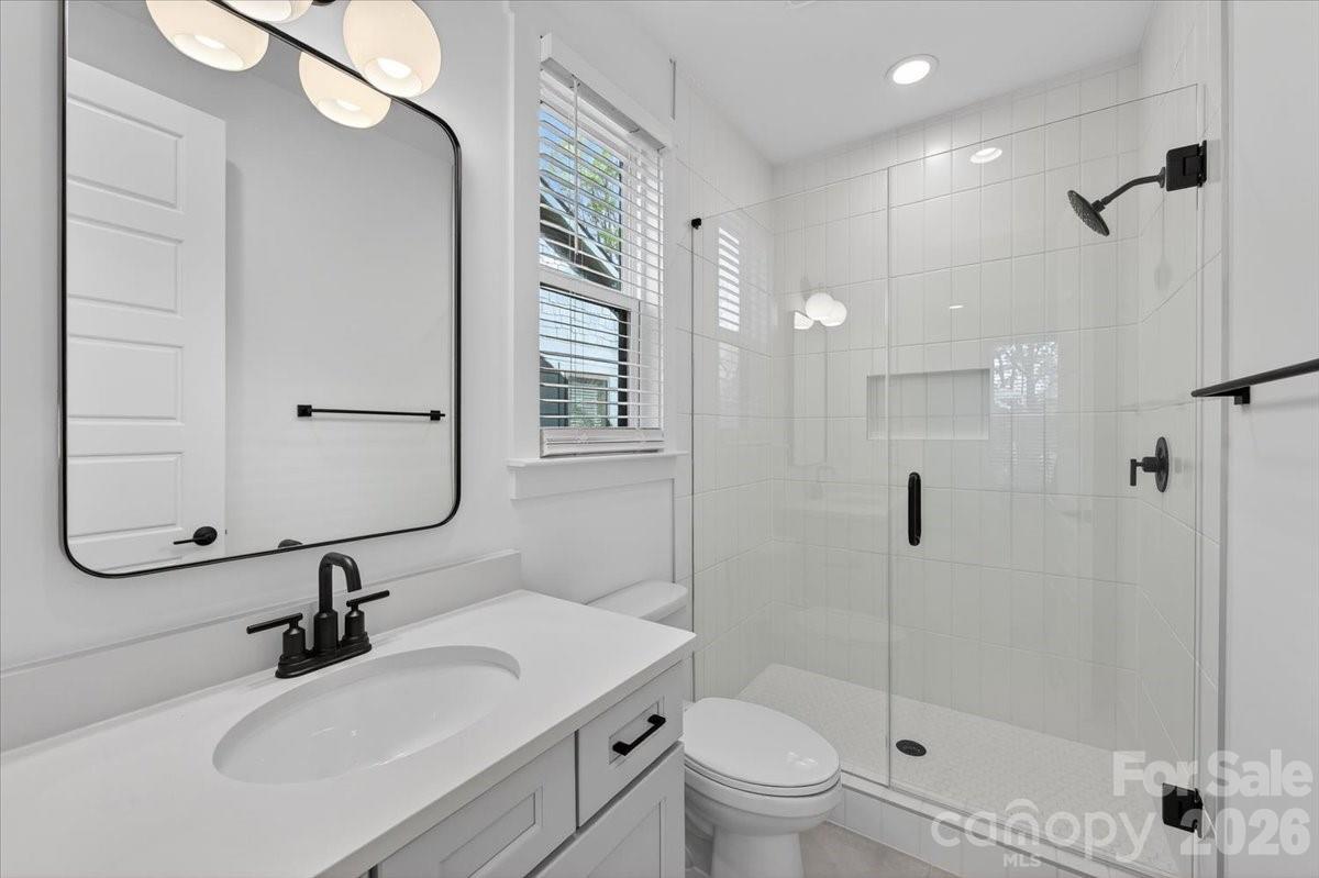 1607 Chippendale Road Charlotte NC 28205