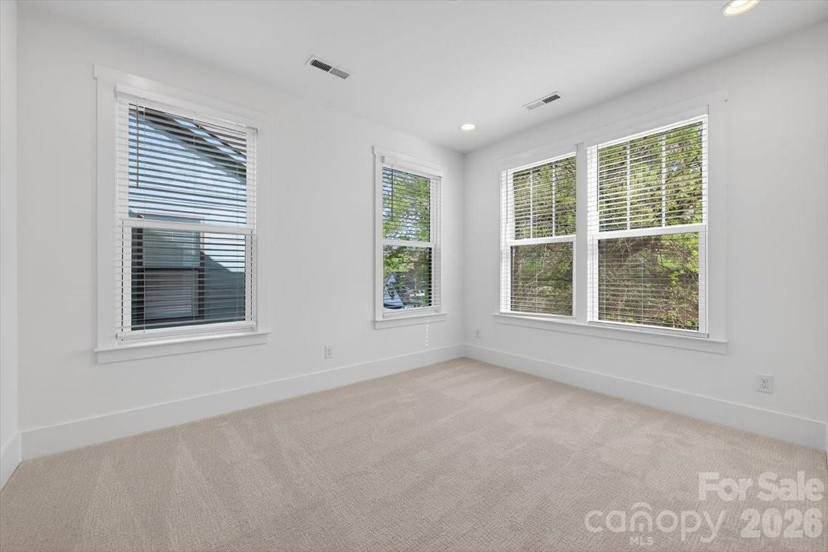 1607 Chippendale Road Charlotte NC 28205