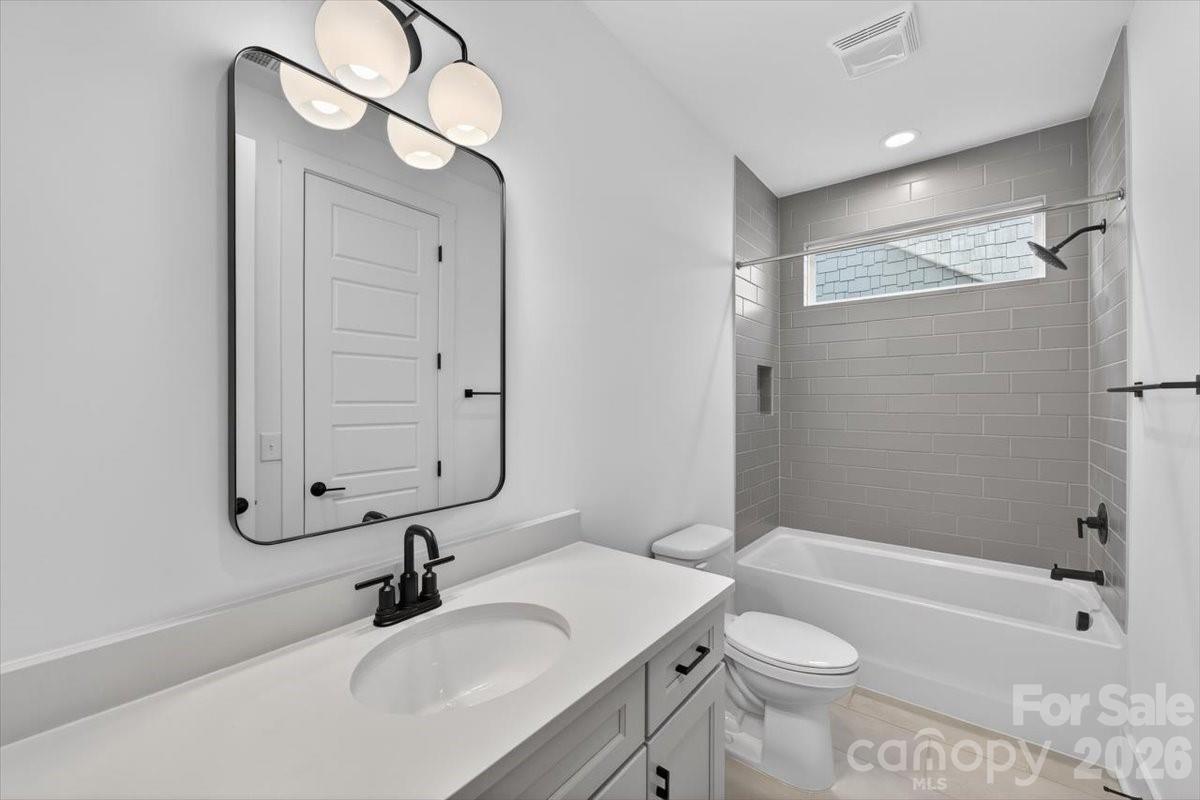 1607 Chippendale Road Charlotte NC 28205