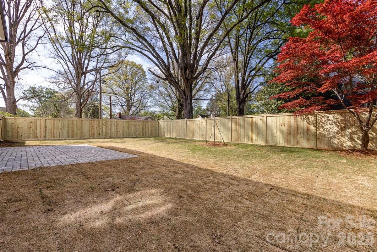 1607 Chippendale Road Charlotte NC 28205