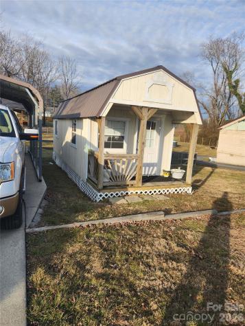 110 E Price Street Hendersonville NC 28739