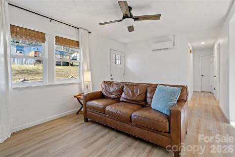 29 Alexander Street Black Mountain NC 28711