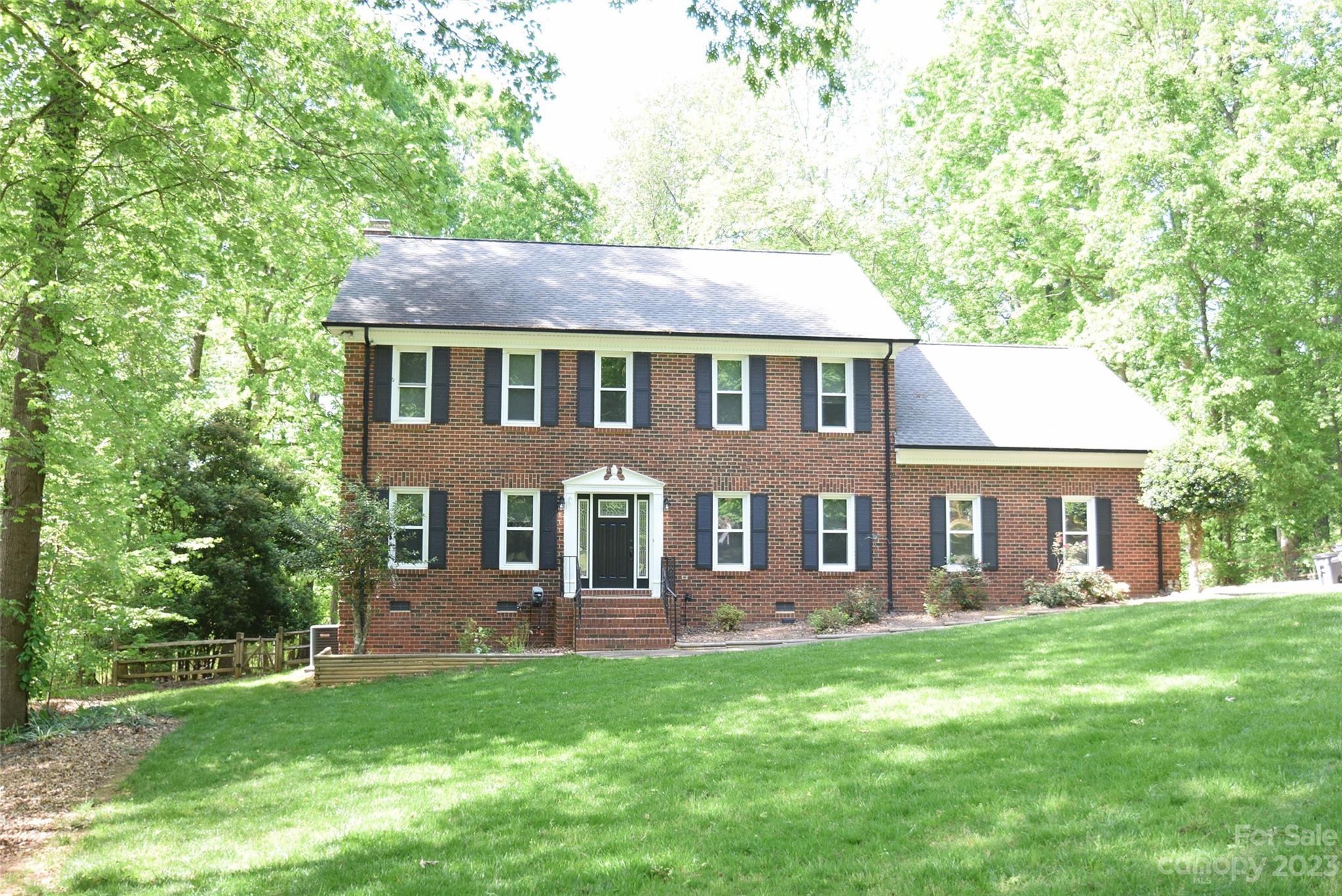 8150 Shannon Woods Lane Matthews NC 28104