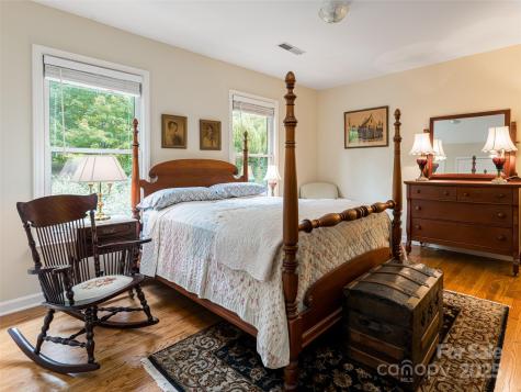 91 Carter Cove Road Asheville NC 28804